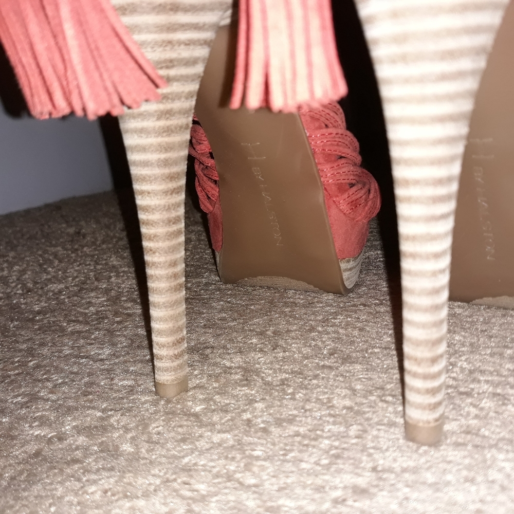HALSTON..5inch heels size 9.5..Vibrant Orange - Picture 6 of 8